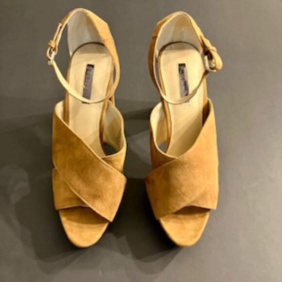 BCBGeneration platform chunky heel camel suede shoe Size 9 - Picture 4 of 7